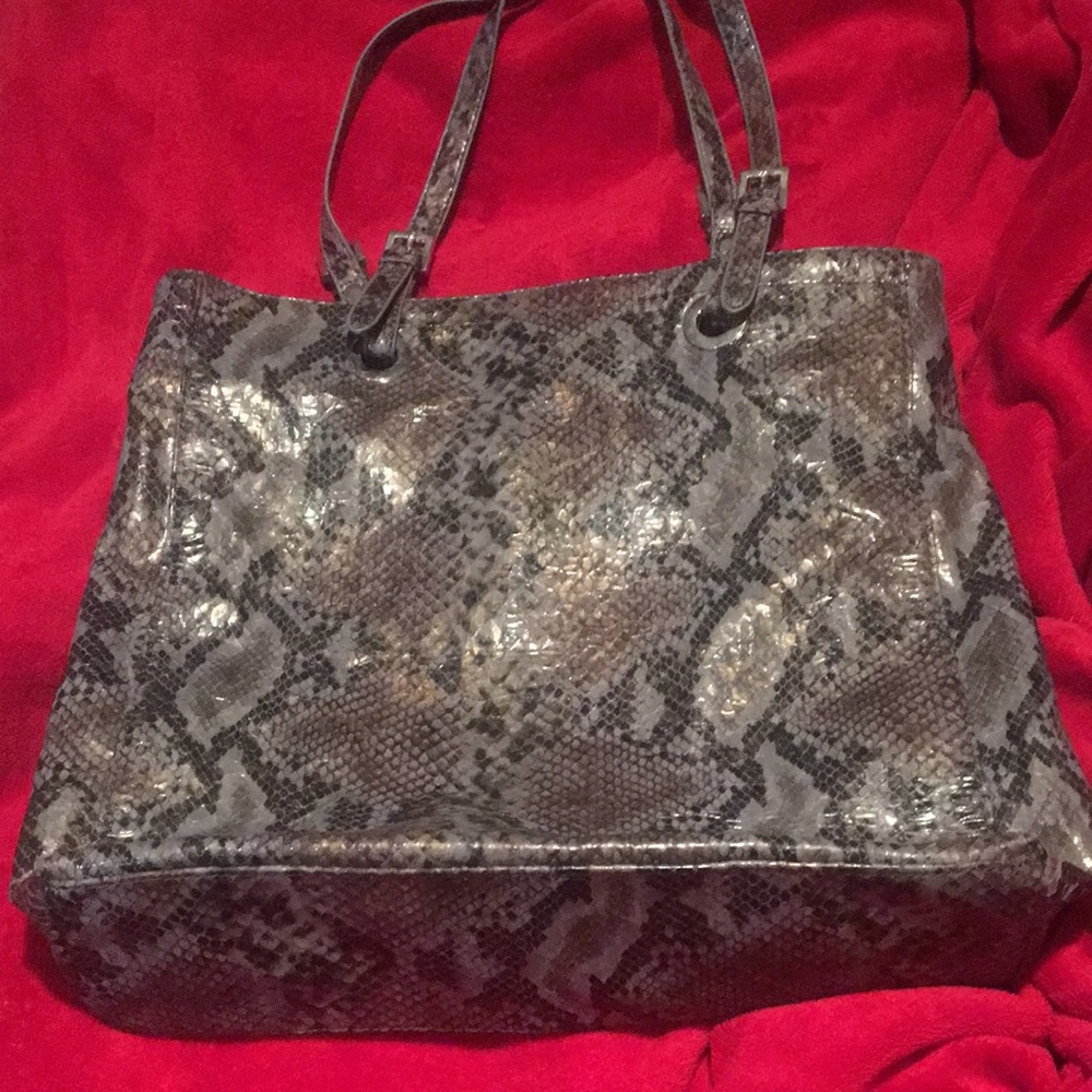 Tote bag/purse snakeskin design black, gray& gold
